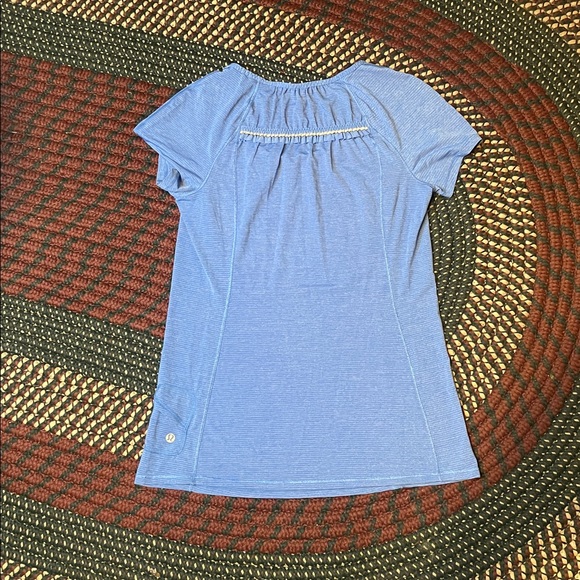 Lululemon 6 Run: Wild Short Sleeve Tech Porcelain Blue Reflective Ruffles - Picture 3 of 6